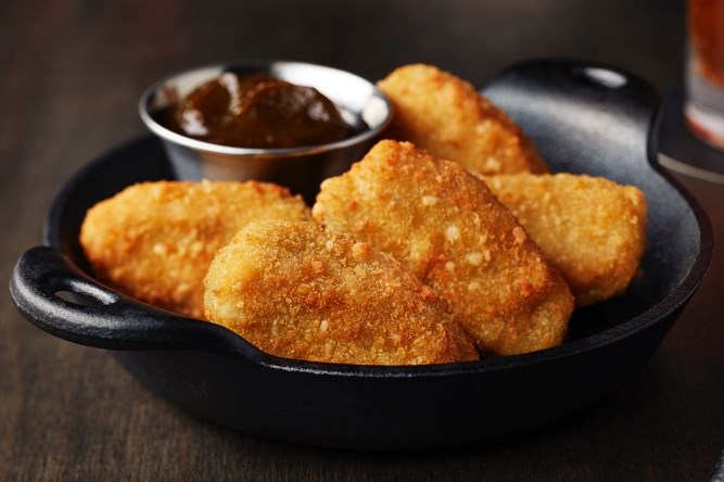 bacon-cheddar-poppers-with-bourbon-barrel-apple-butter.jpg