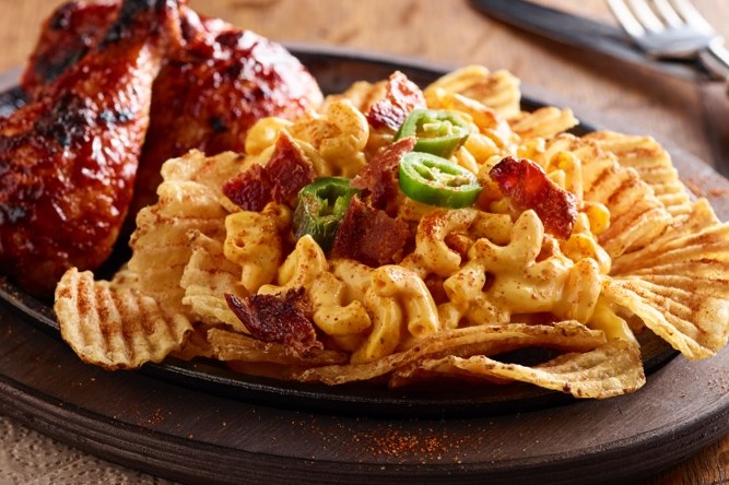 bacon-mac-and-cheese-chips-with-bbq-chicken.jpg